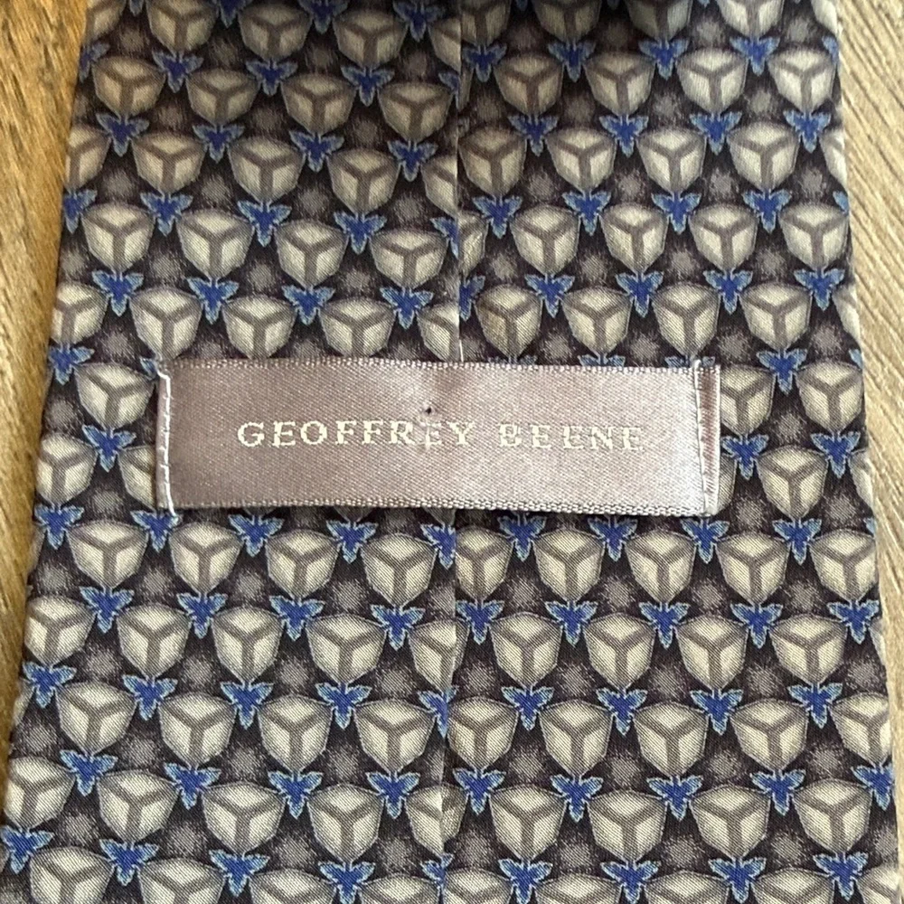 Geoffrey Beene Navy and Silver Geometric Tie